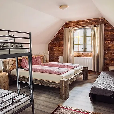 Gazdovsky Dvor S Mini Wellness 招待所 3*