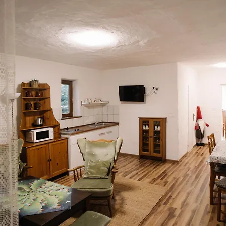 Gazdovsky Dvor S Mini Wellness Vendégház Bešeňová