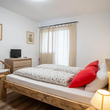 Gazdovsky Dvor 3*