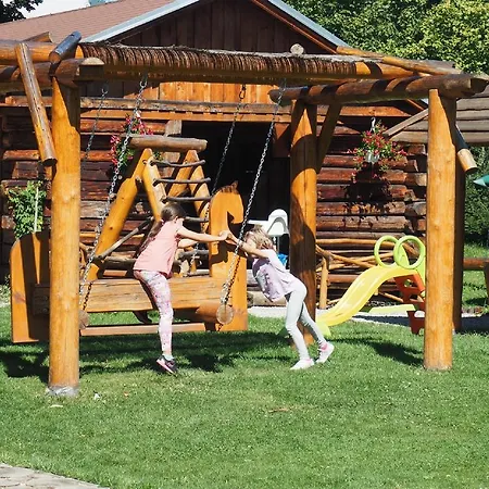 Gazdovsky Dvor S Mini Wellness בית הארחה